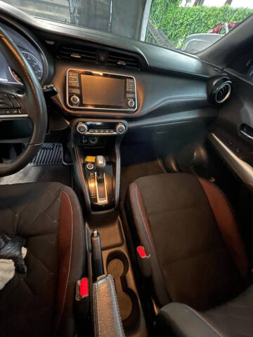 2019 Nissan Kicks SR