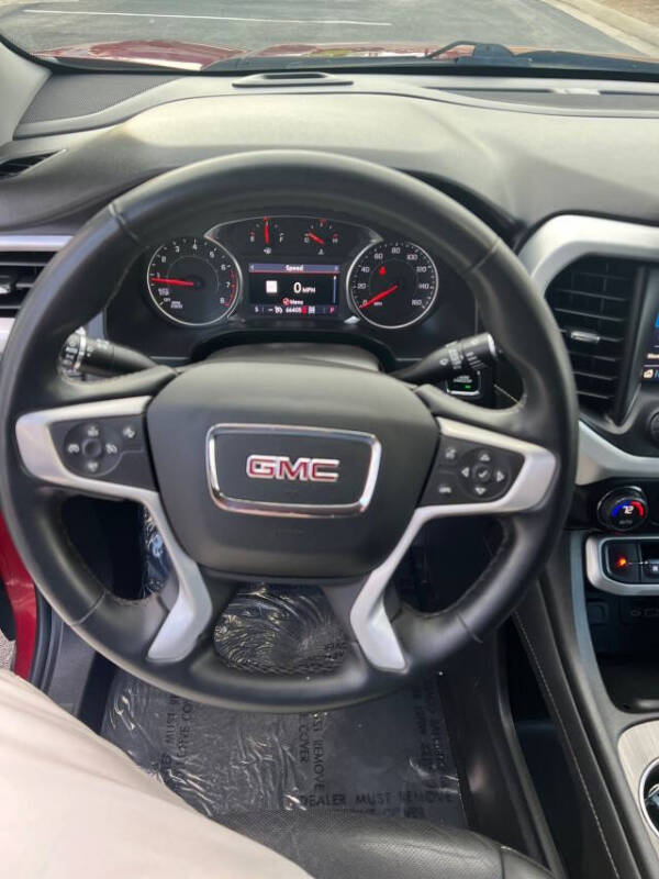 2023 GMC Acadia SLT