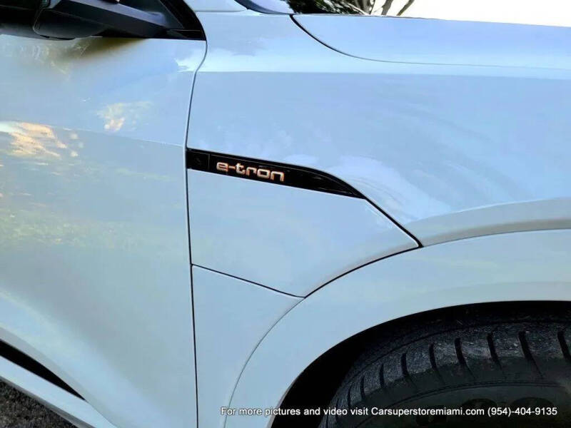 2021 Audi e-tron quattro Premium Plus