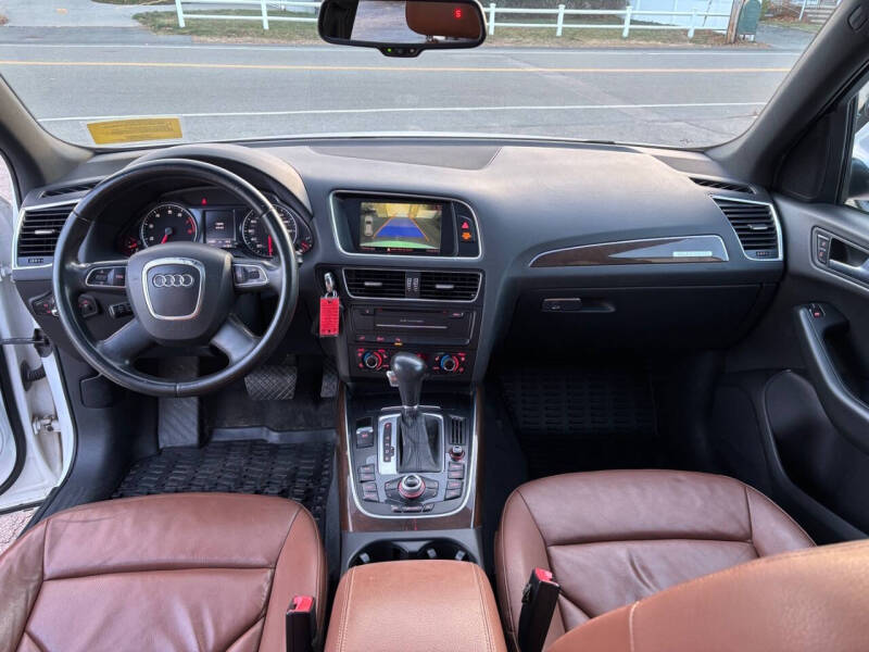 2011 Audi Q5 2.0T quattro Premium Plus