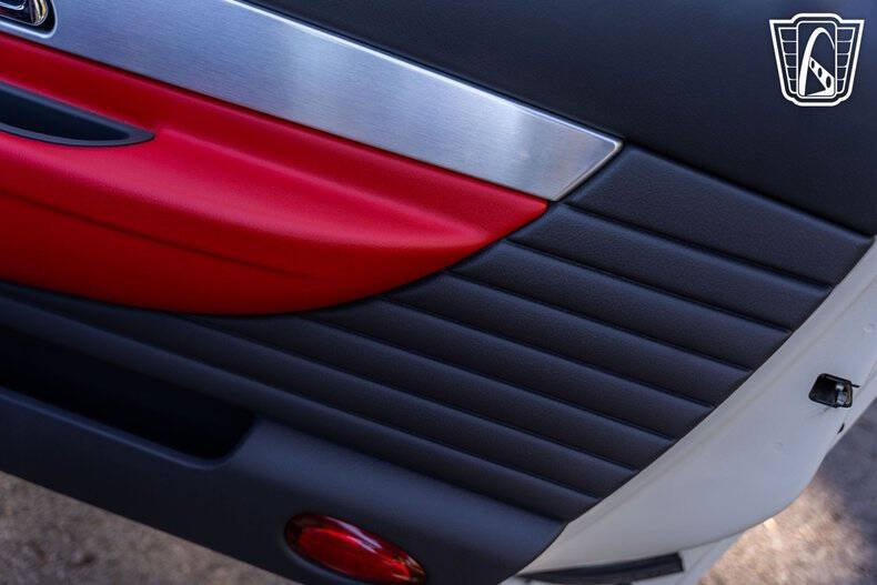 2002 Ford Thunderbird Deluxe