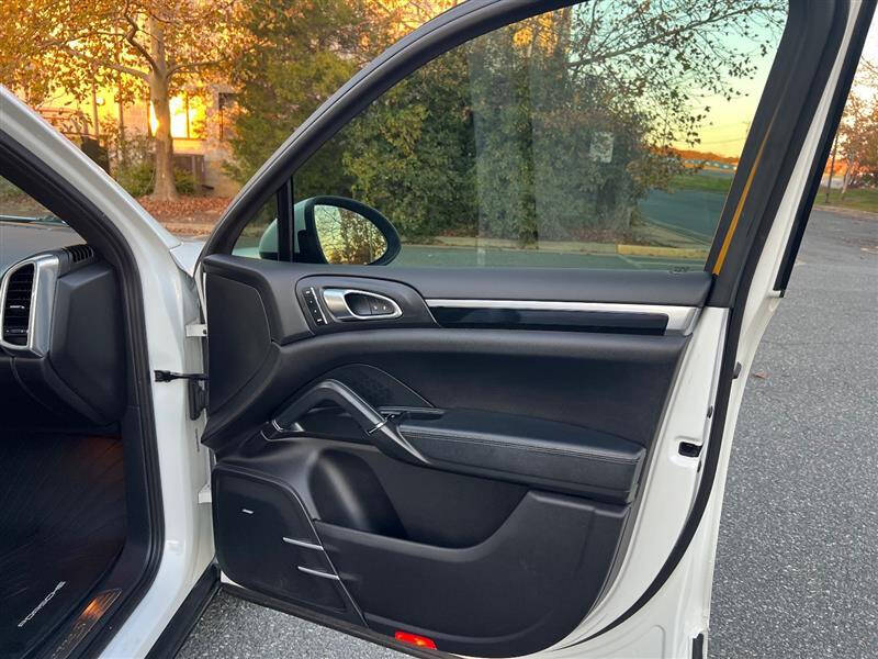 2012 Porsche Cayenne S Hybrid