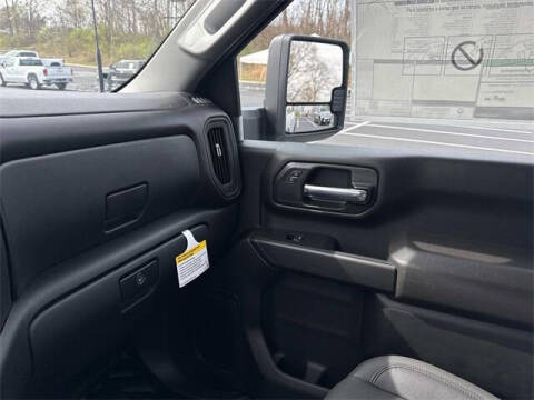 2025 GMC Sierra 2500HD Pro