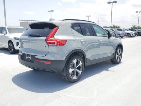 2026 Volvo XC40 B5 Plus