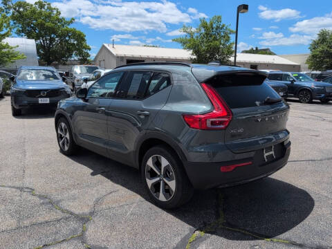 2026 Volvo XC40 B5 Plus