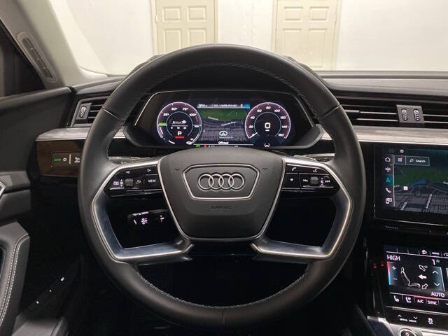 2023 Audi e-tron quattro Premium Plus