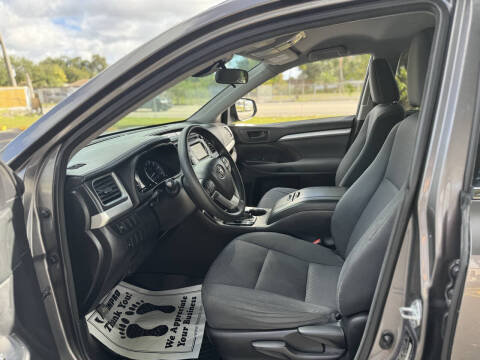 2018 Toyota Highlander LE