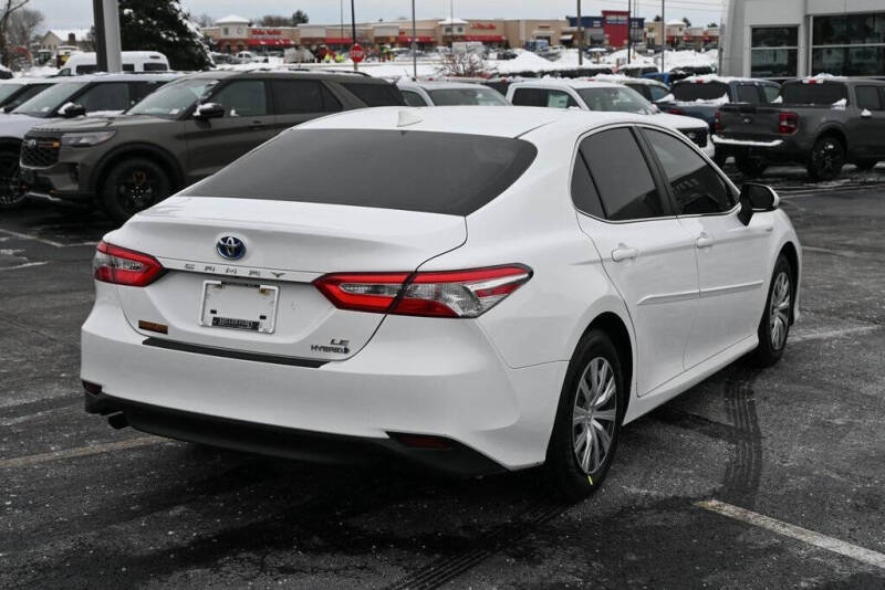 2019 Toyota Camry Hybrid LE