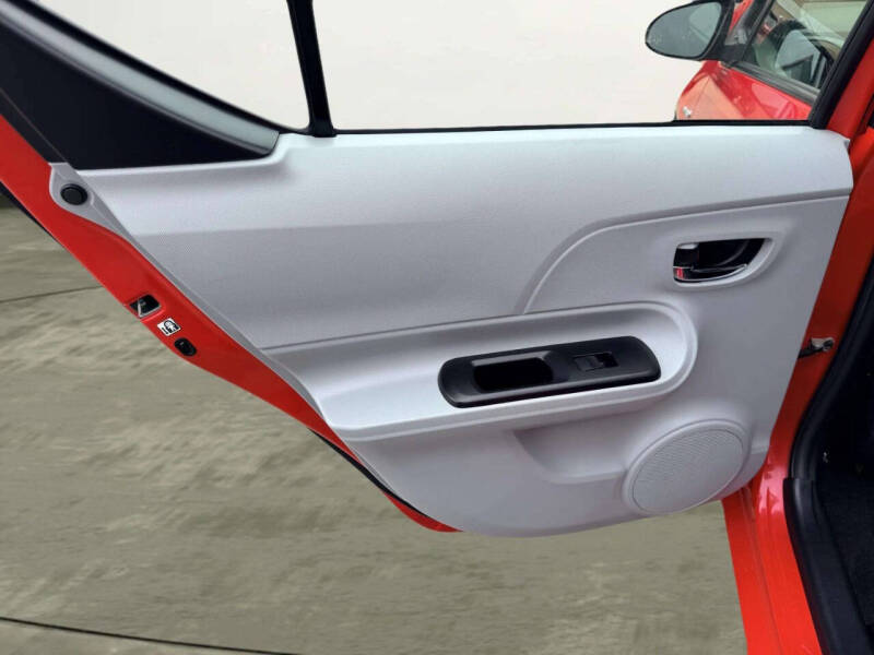2013 Toyota Prius c Two