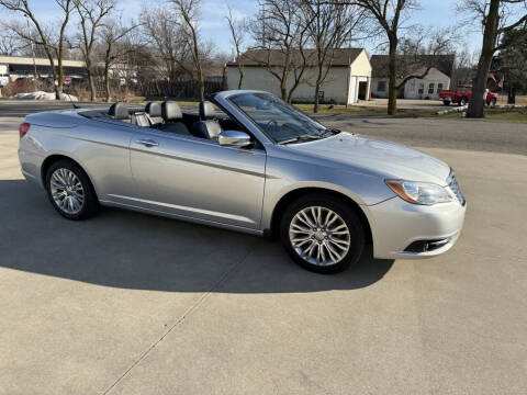 2011 Chrysler 200 for sale at EUROPEAN AUTOHAUS in Holland MI