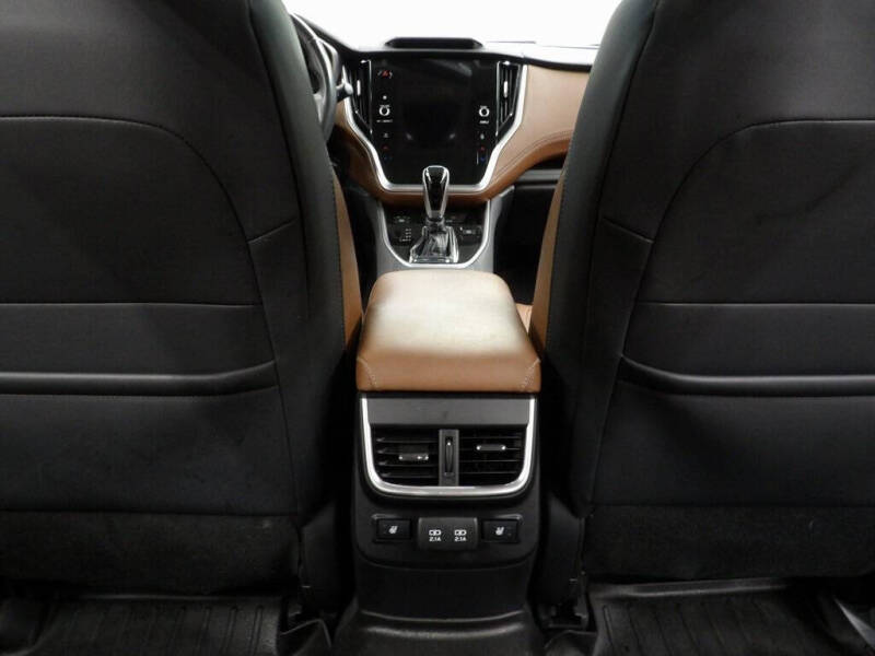 2022 Subaru Outback Touring XT