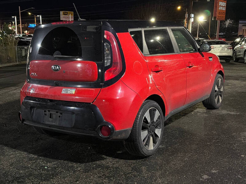 2016 Kia Soul +