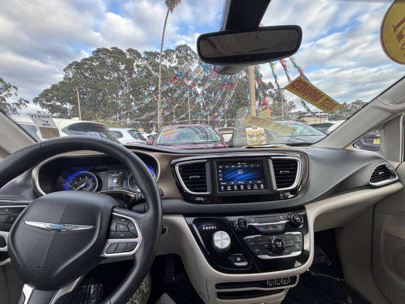 2021 Chrysler Voyager LXi