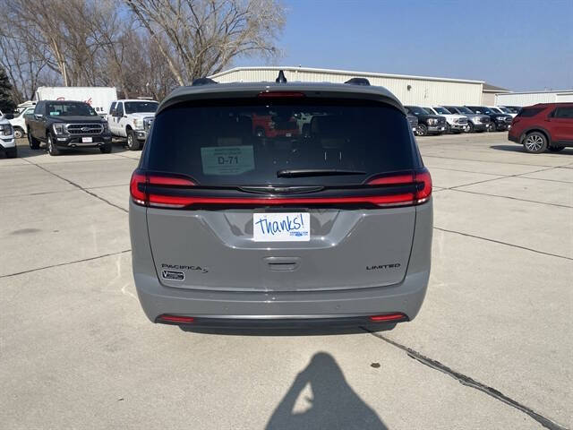 2025 Chrysler Pacifica Limited