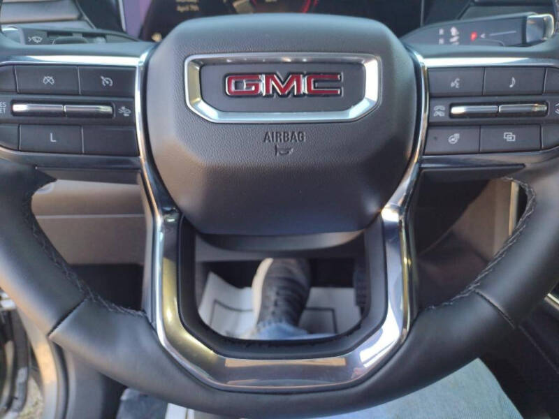 2024 GMC Acadia Elevation