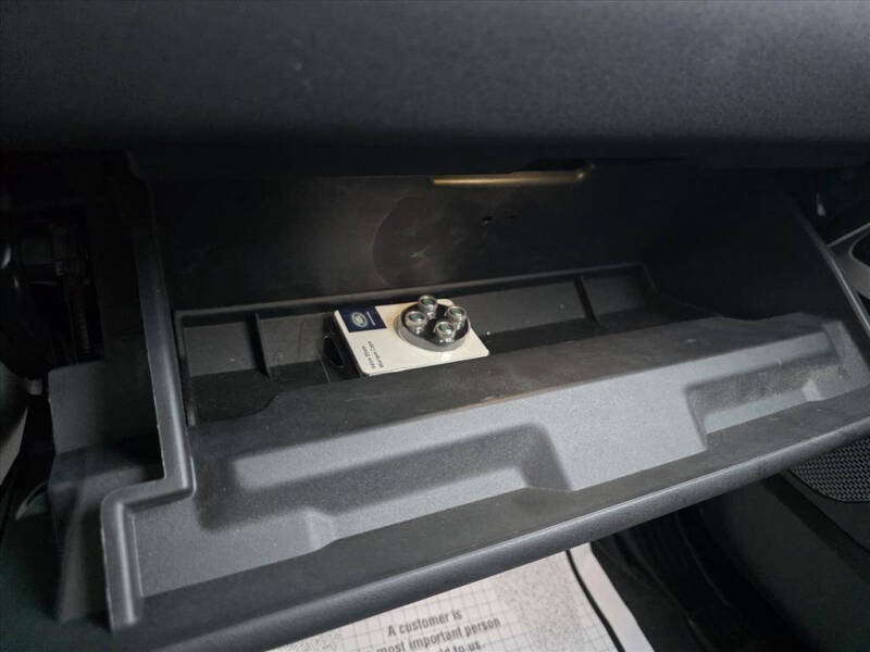 2023 Land Rover Defender 110 X-Dynamic SE