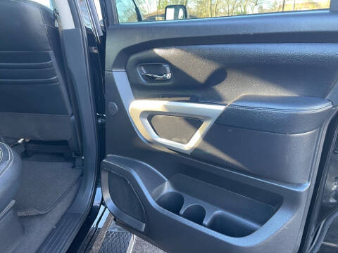 2021 Nissan Titan SL