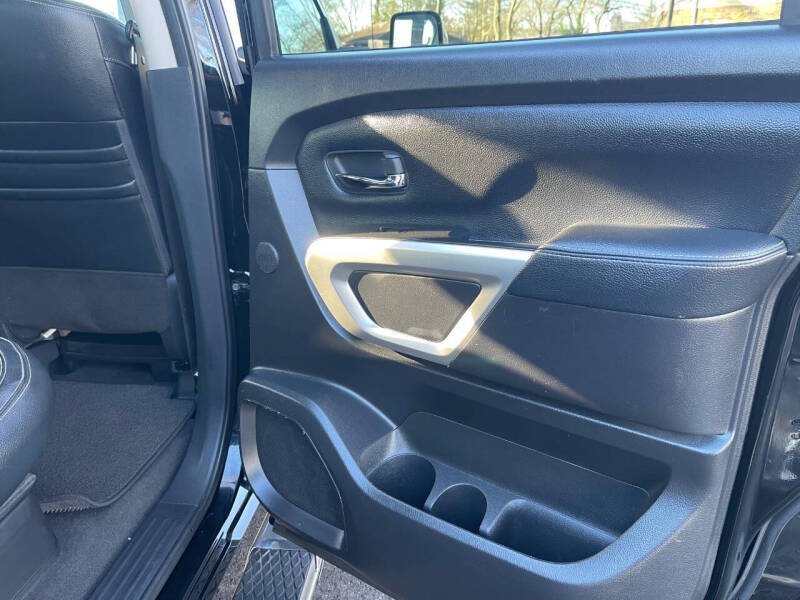 2021 Nissan Titan SL