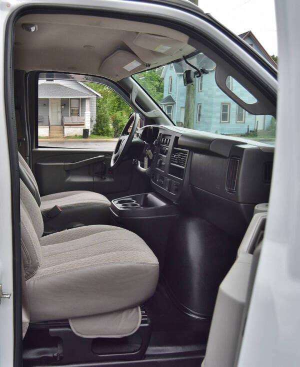 2019 GMC Savana 2500