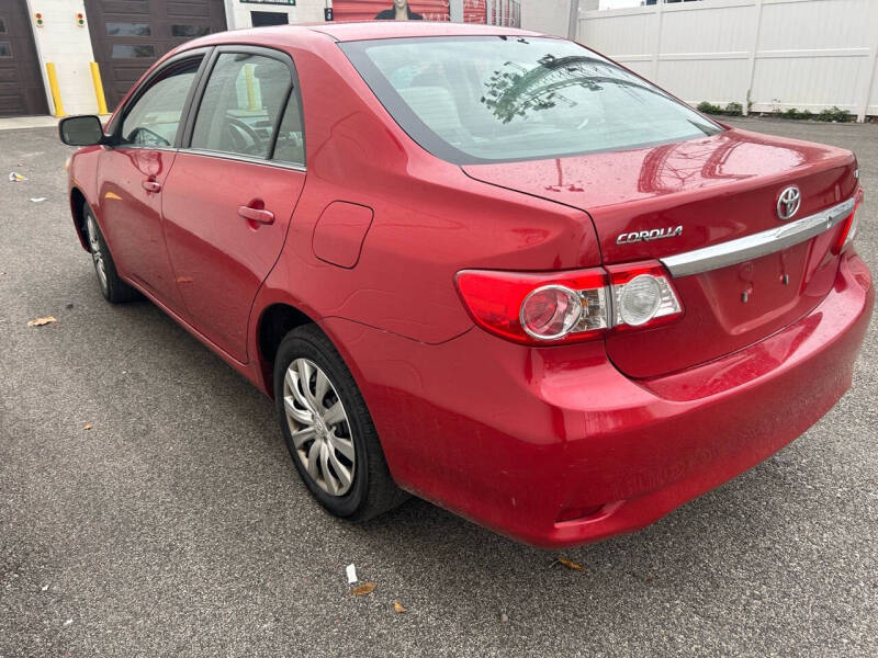 2013 Toyota Corolla LE photo 8