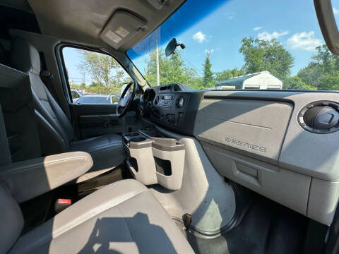 2013 Ford E-Series E-350 SD