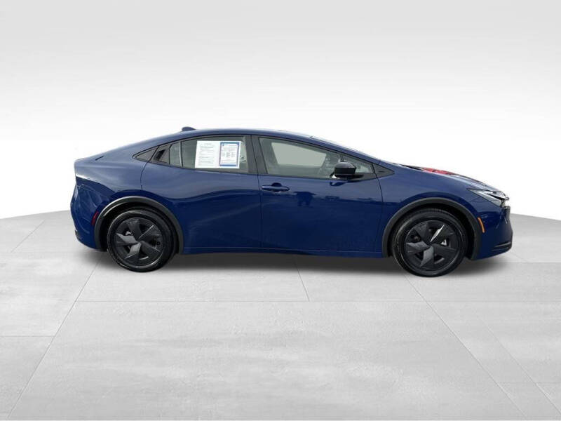 2025 Toyota Prius LE