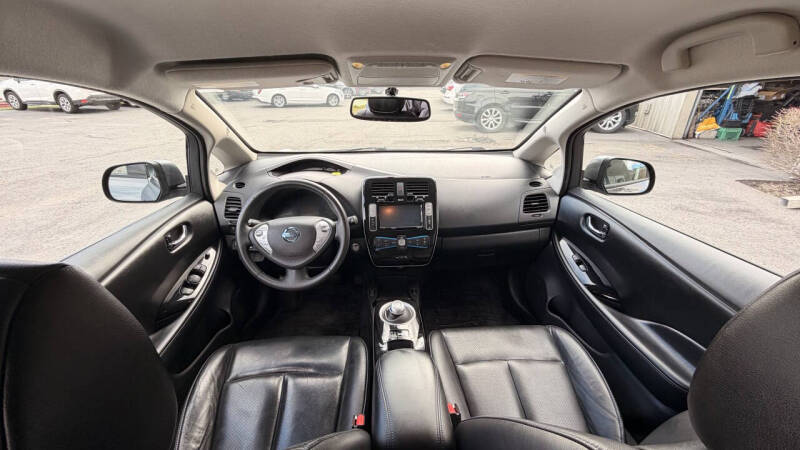 2017 Nissan LEAF SL