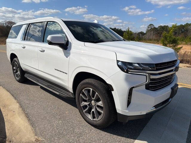 2023 Chevrolet Suburban LT