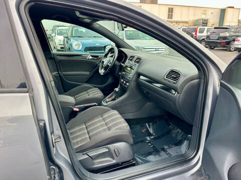 2011 Volkswagen GTI Base PZEV