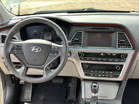 2017 Hyundai Sonata Hybrid SE