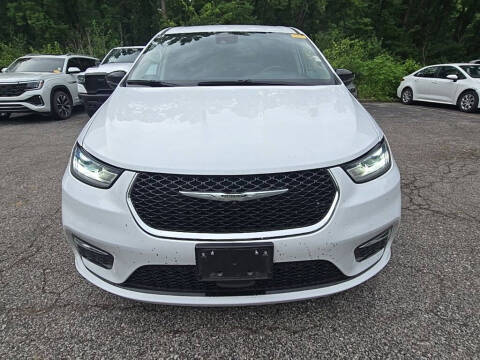 2024 Chrysler Pacifica Touring L