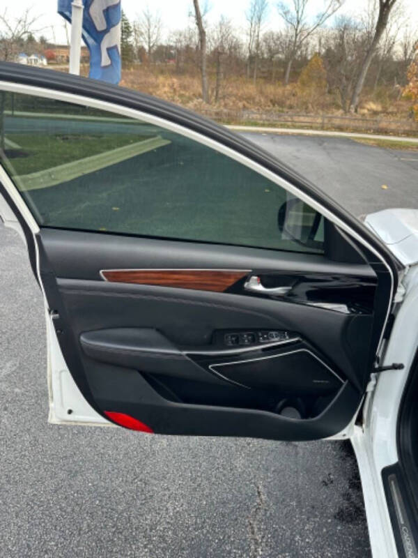 2017 Kia Cadenza Premium