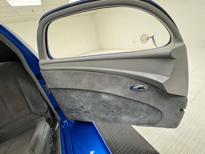 1937 Ford Deluxe