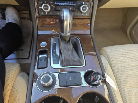 2016 Volkswagen Touareg VR6 Lux