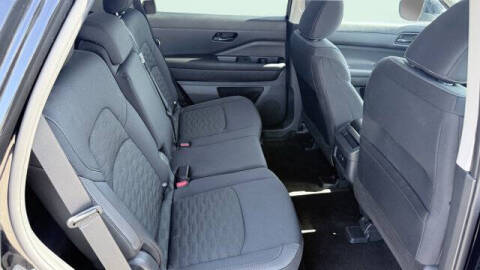 2025 Nissan Pathfinder S
