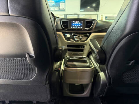 2020 Chrysler Pacifica Touring L