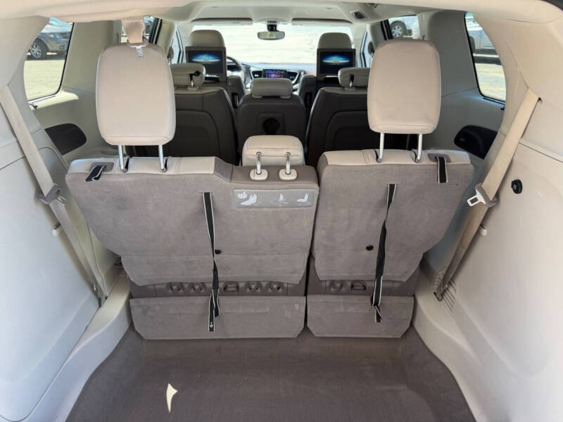2017 Chrysler Pacifica Touring-L Plus