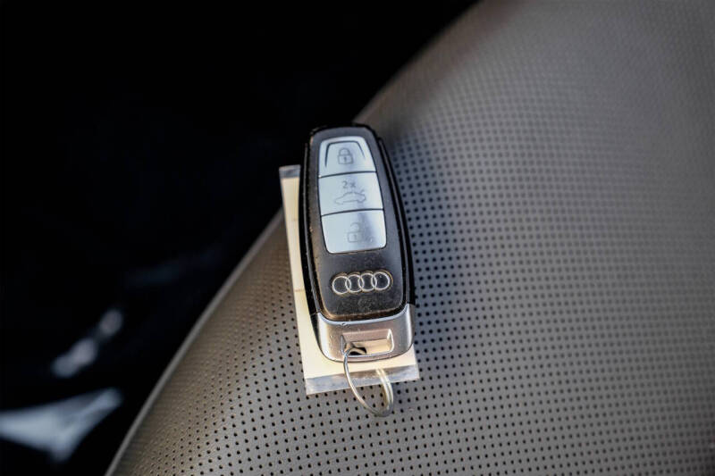 2019 Audi Q8 quattro Prestige 55 TFSI