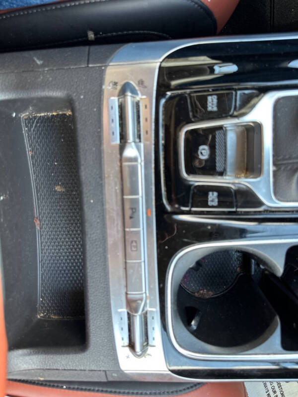 2024 Kia Carnival SX