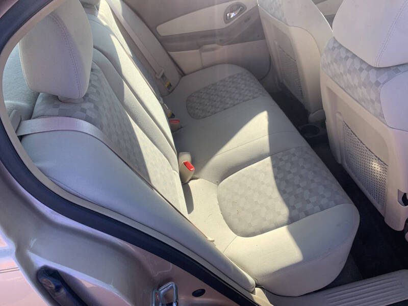 Image 6 of 2005 Chevrolet Malibu LS
