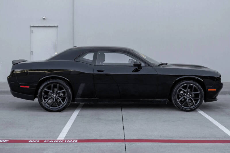 2022 Dodge Challenger SXT