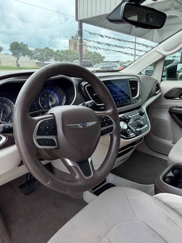 2017 Chrysler Pacifica Touring-L