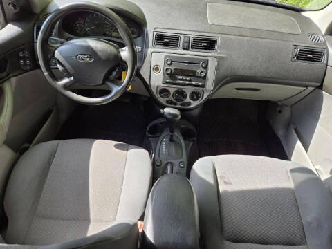 2005 Ford Focus ZX5 SE