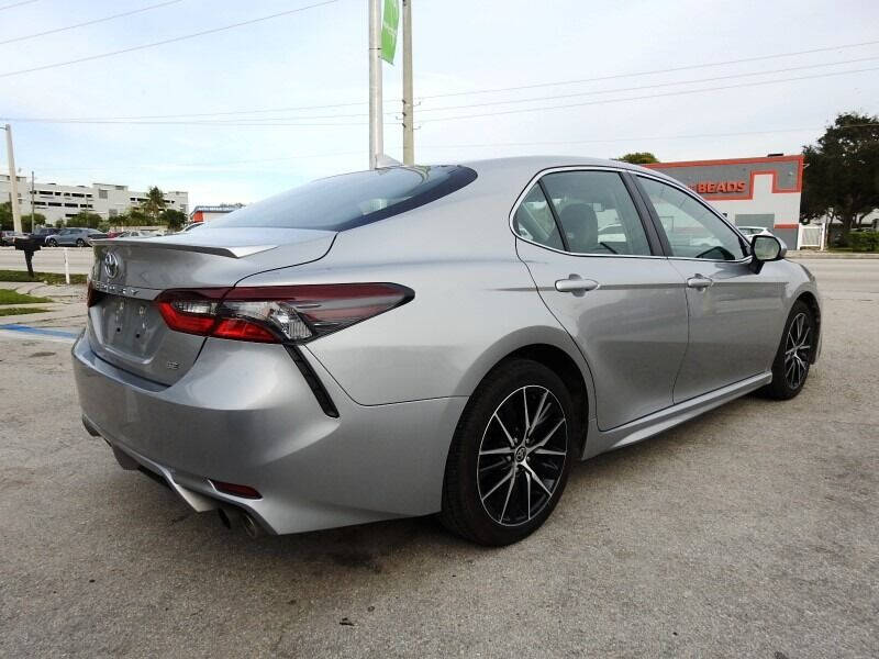 2021 Toyota Camry Sedan
