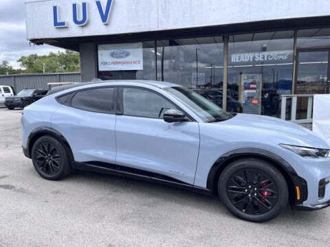 2025 Ford Mustang Mach-E Premium