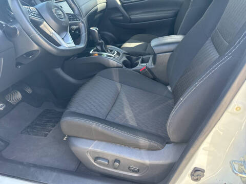 2020 Nissan Rogue SV