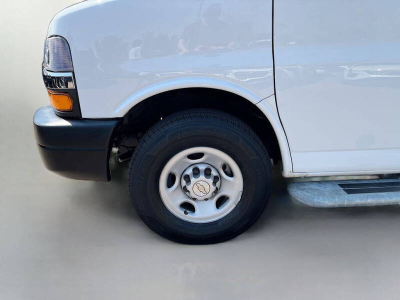 2024 Chevrolet Express 2500