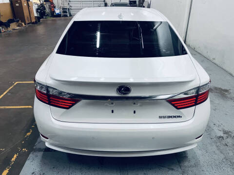 2015 Lexus ES 300h