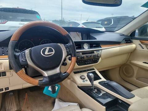 2015 Lexus ES 300h