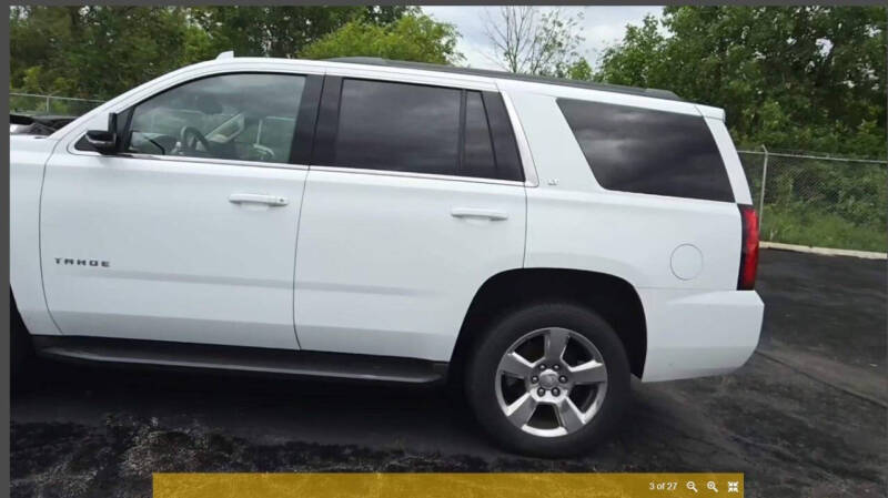 2017 Chevrolet Tahoe LT photo 2